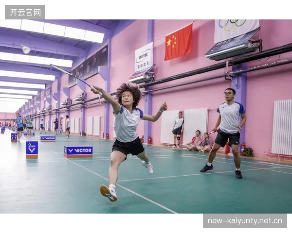 羽毛球双打一球打满120回合的激情盛宴，揭秘比赛背后的策略与乐趣
